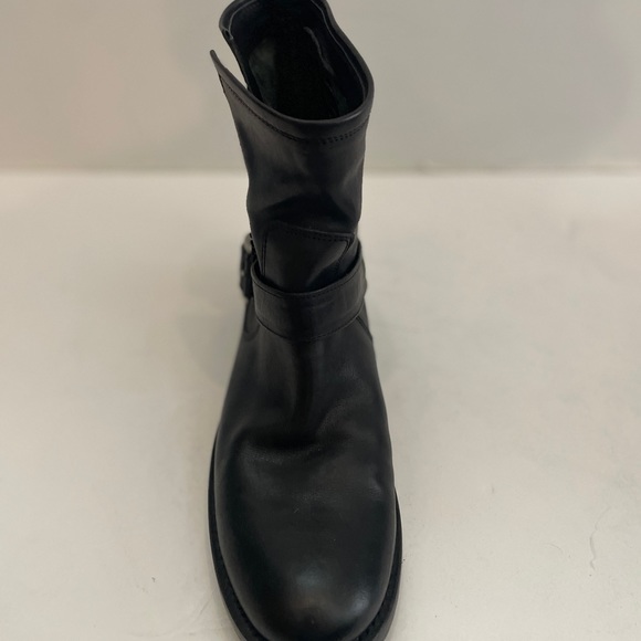 Women’s Natalie short engineer Frye boots
Size: 9literally worn once. - Picture 5 of 9
